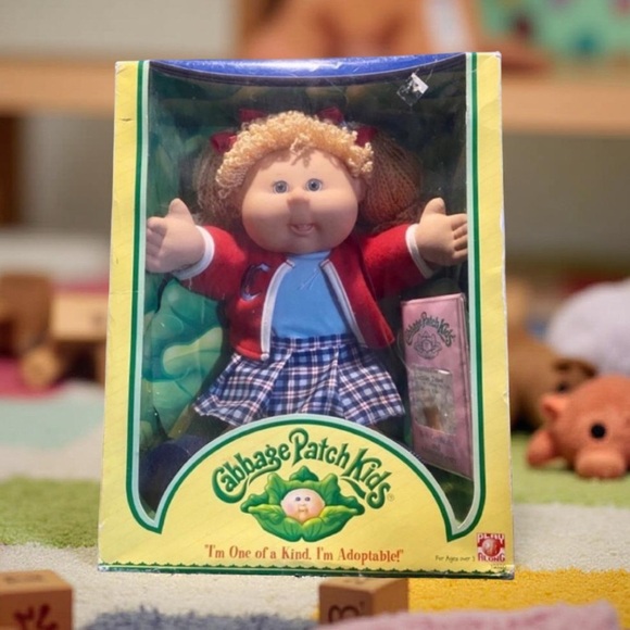 Cabbage Patch Doll Vintage 2004 NIB Beautiful blond hair and freckles NWT - Picture 7 of 16